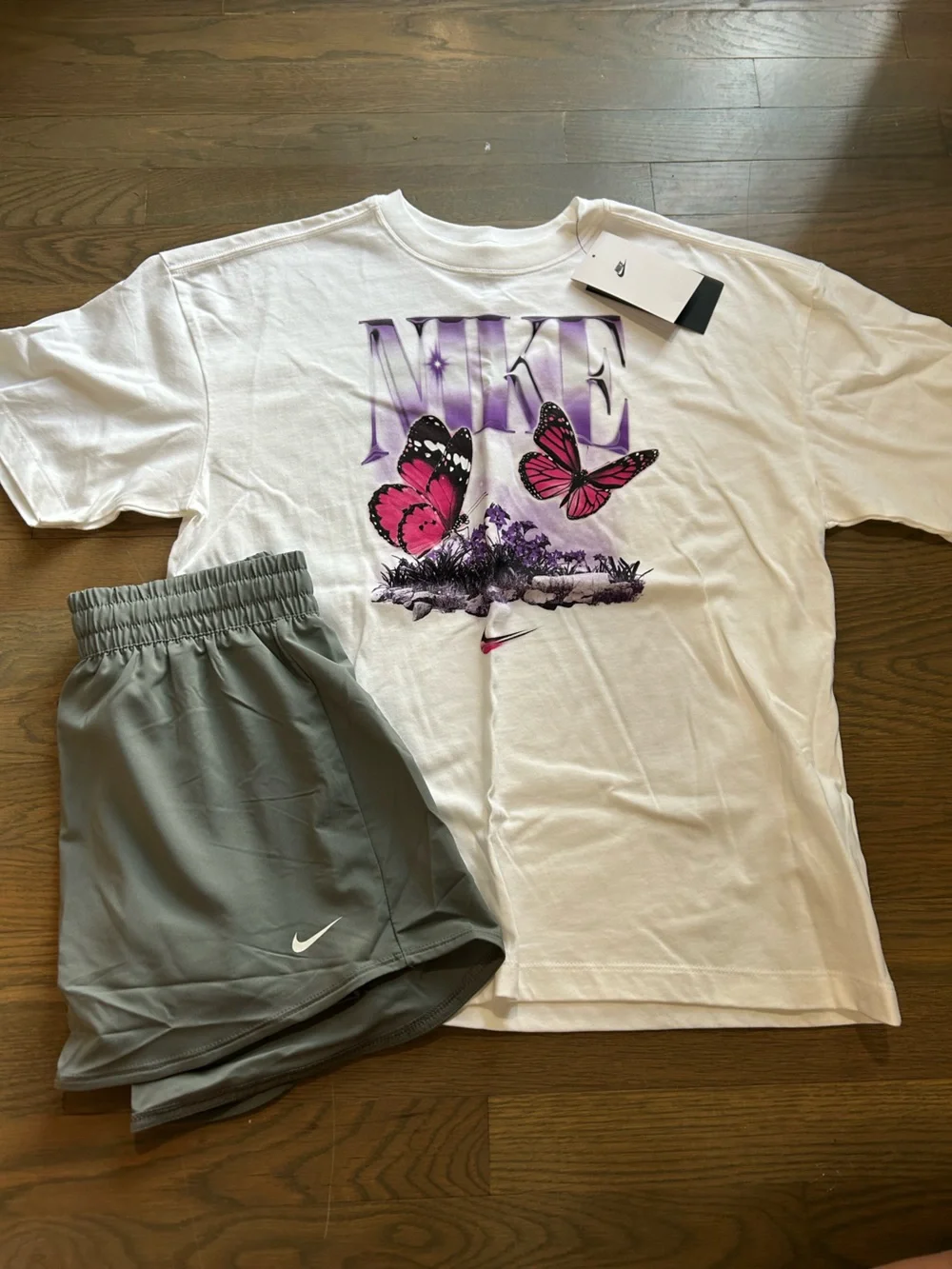 NWT Nike Girls Set size Large